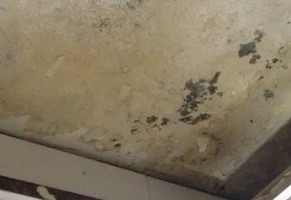 南海阳台漏水维修公司分享下南海卫生间渗水维修需要注意哪些问题。